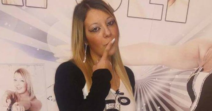 Chi è Piera Napoli, la cantante neomelodica uccisa a Palermo. L’ultimo post sui social: “Se vuoi che ti regalino dei fiori a San Valentino muori il 13”