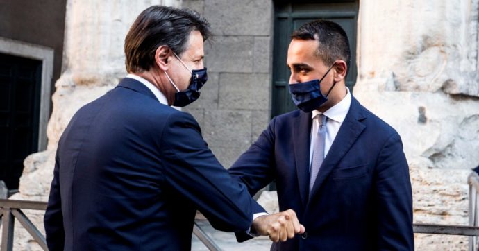 Il pressing: Conte ministro. Lui: “Non decidete per me”