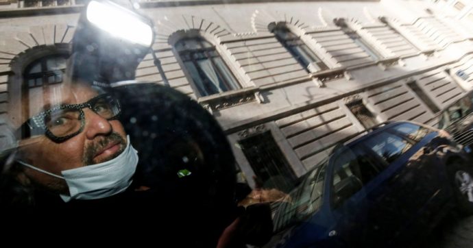 Grillo dice sì a Draghi e lo avverte: “Attento a Renzi che frega tutti”