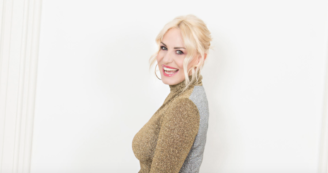 Copertina di Antonella Clerici in diretta con noi: “Oggi deve andare di moda la competenza. Penso a Draghi ma anche al nostro lavoro”