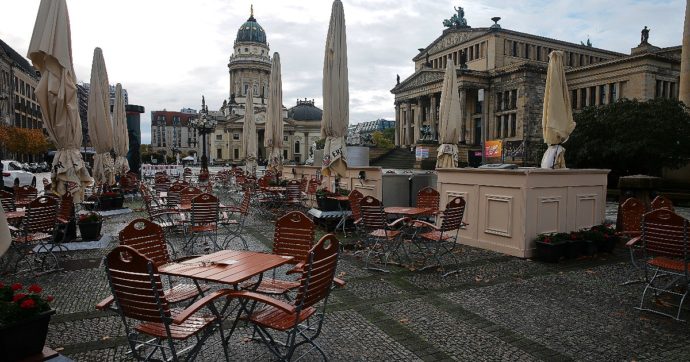 Germania, il neo-leader della Cdu Laschet critica il suo governo sui ristori: “Da novembre ad oggi non è arrivato assolutamente niente”