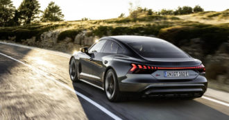 Copertina di Audi e-tron GT, la Granturismo a elettroni che stupisce. Ecco prezzi e allestimenti – FOTO