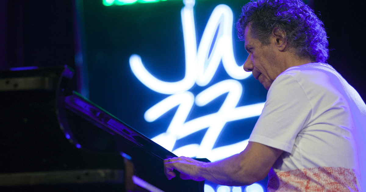 Morto Chick Corea, addio al pianista genio del jazz. Ha vinto 23 Grammy Awards