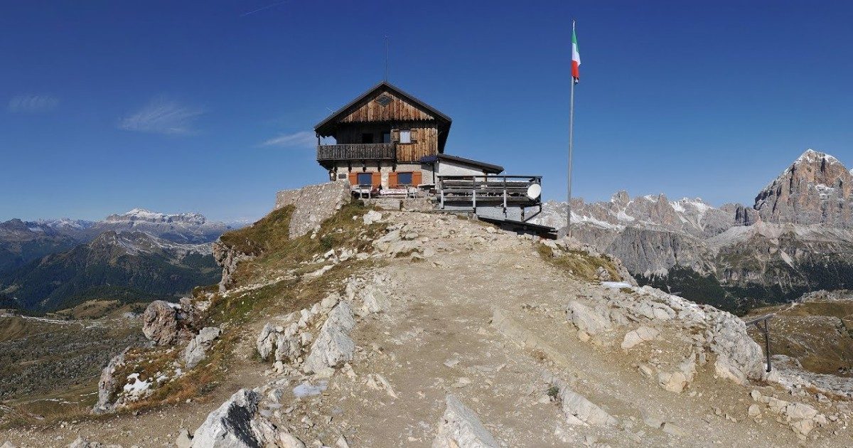 Cortina, 125 candidati da tutta Italia per gestire lo storico rifugio Nuvolau: c’è tempo fino al 15 febbraio per il bando