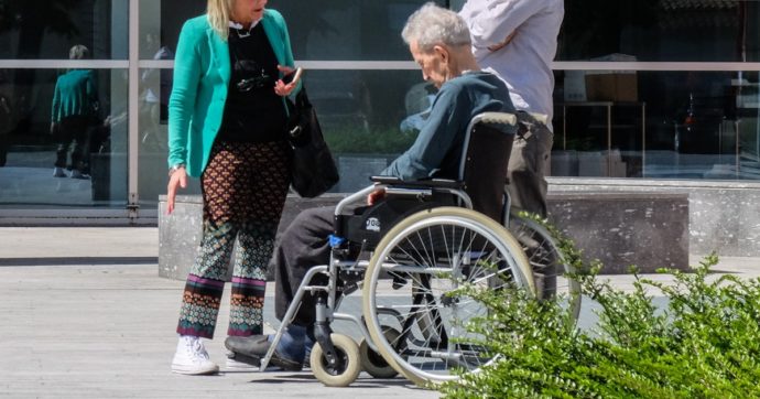 Anziani e disabili vanno assistiti dallo Stato e non dai privati: il Pnrr crea una discriminazione in più