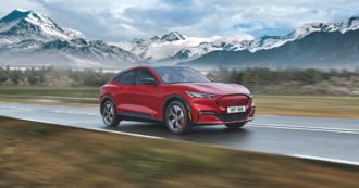 Copertina di Il cavallo hi-tech della Mustang viaggia a elettroni