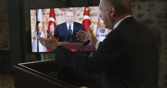 Copertina di Turchia: Erdoğan colpisce ancora, nuovo licenziamento alla banca centrale. Grandi ambizioni geopolitiche ma casse vuote