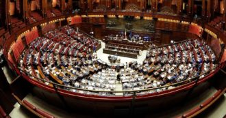 Copertina di Assist 5S al renziano e Pd felice: giallorosa seduti con FI e Lega