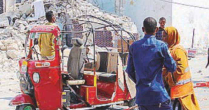 Copertina di Al Shabaab gioca sul caos: 7 morti