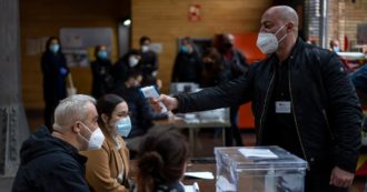 Copertina di Elezioni Catalogna, vincono di nuovo gli indipendentisti: solo loro possono formare una maggioranza. Giù l’affluenza (causa Covid)