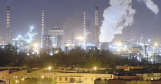 Copertina di Ex Ilva, il Tar ordina lo stop agli impianti: “C’è grave pericolo per la vita e la salute”