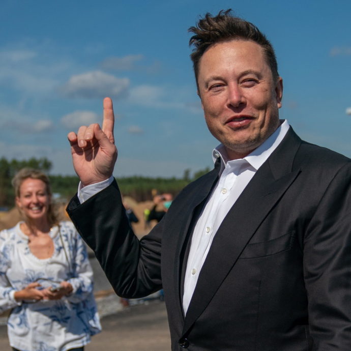 Elon Musk perde 27 miliardi di dollari in una settimana: non è più l’uomo più ricco del mondo