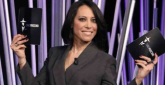 Copertina di Ciao Maschio, un programma pieno di stereotipi con Nunzia De Girolamo non a fuoco nella conduzione