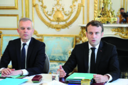 Copertina di “Loi Climat”, la transizione ecologica francese sta fallendo sotto il peso delle lobby