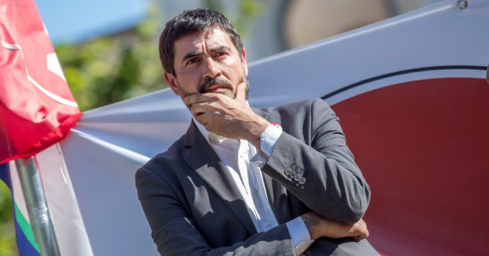 Governo, Fratoianni spiega il suo no a Draghi: “Non si può stare con Salvini e Berlusconi. Conte fatto cadere anche dalla finanza”
