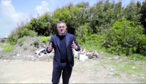 Copertina di Valorizzazione del litorale di Salerno, i messaggi minacciosi di Alfieri (consigliere di De Luca)