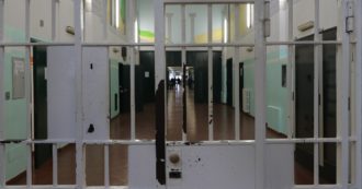 Copertina di Condannati per tortura e lesioni aggravate dieci agenti del carcere di San Gimignano: nel 2018 pestarono un detenuto tunisino