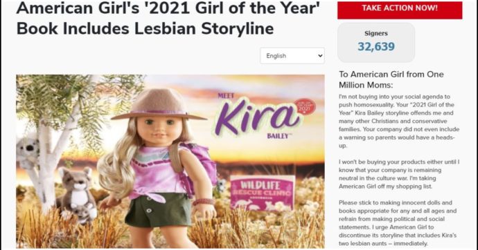 I conservatori Usa contro la bambola Kira: “Ha due zie lesbiche, vuole sdoganare l’omosessualità”