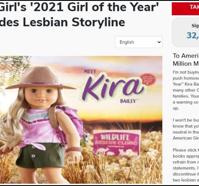 I conservatori Usa contro la bambola Kira: “Ha due zie lesbiche, vuole sdoganare l’omosessualità”