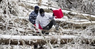 Copertina di Stati Uniti nella morsa del gelo: 30 morti. Milioni di persone in Texas senza elettricità e riscaldamento