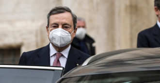 Copertina di Astrazeneca, ok di Draghi: “Ripartono le vaccinazioni in Italia”. Anche Francia e Germania autorizzano di nuovo il siero