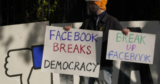 Copertina di Dopo Google anche Facebook “oscura” l’Australia, ricatto al governo contro la nuova legge sull’editoria