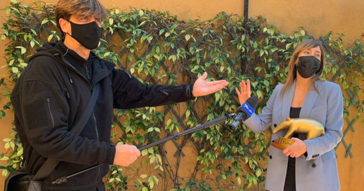 Striscia la Notizia, tapiro per Maria Elena Boschi: “Io rimasta senza poltrona? La verità è un’altra”