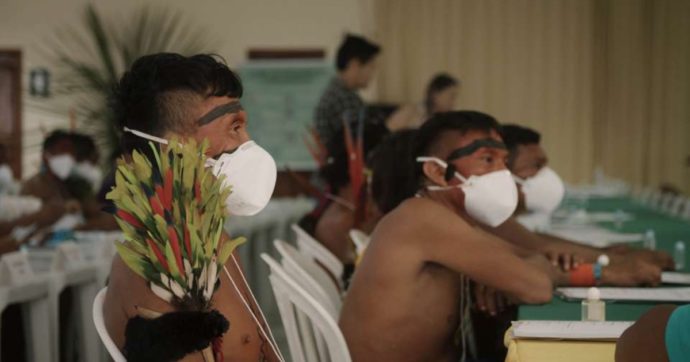Brasile, la lotta dei popoli indigeni contro il Covid (e Bolsonaro)