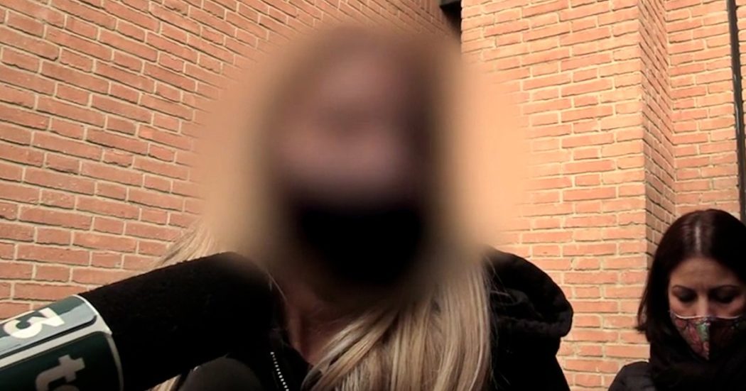 Torino, la maestra vittima di revenge porn: “Soddisfatta dalla sentenza. Non mi sento risarcita, ma la verità è venuta fuori”