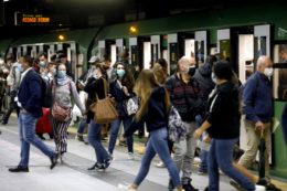 Copertina di Troppe strade, pochi fondi per metro, tram e treni: il Recovery è un’occasione di svolta