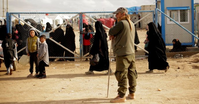 Copertina di L’Isis uccide ancora, il campo di Al Hol è la sua nuova palestra