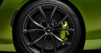 Copertina di Pirelli Cyber Tyre, il pneumatico intelligente che comunica con l’automobile