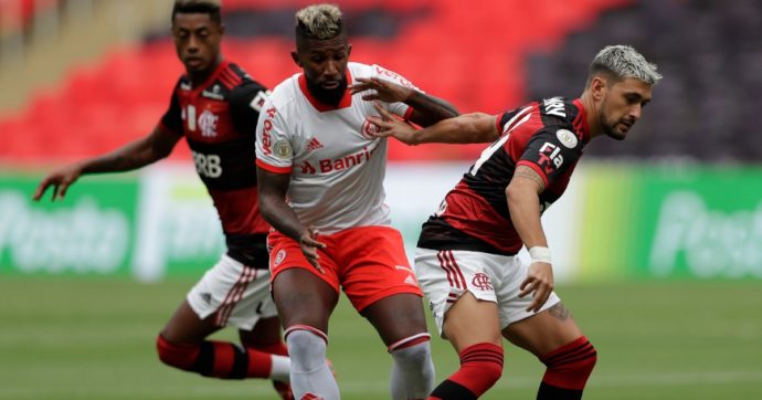 In Brasile un tifoso dell’International paga 165mila euro per far giocare Rodinei contro il Flamengo. Risultato? Espulsione e sconfitta