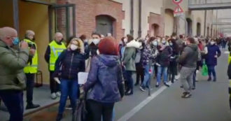 Copertina di Genova, folla e poche distanze al concorso per operatori socio-sanitari: migliaia di persone per 274 posti – Video