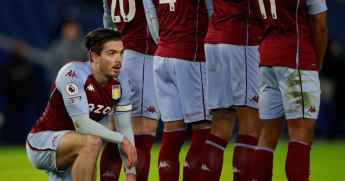 Se il fantacalcio diventa spionaggio: la strana storia dell’Aston Villa, di un infortunio tenuto nascosto e dell’incidente che fa scoprire tutto