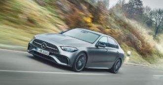 Copertina di Mercedes Classe C: il fascino discreto di essere (quasi) al top