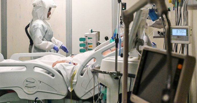 Friuli Venezia Giulia, denuncia di anestesisti e rianimatori: “Sottostimati i ricoveri in terapia intensiva”. E intanto la regione torna arancione