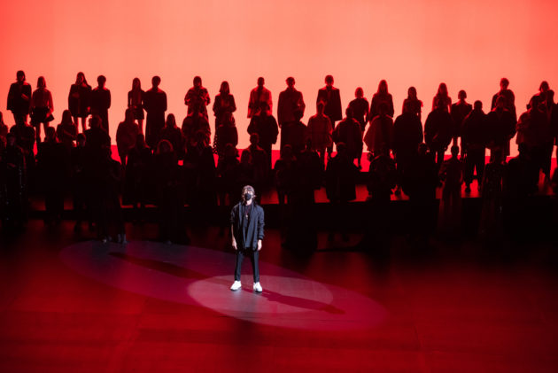 Settimana della Moda Miano 2021, Valentino sfila al Piccolo Teatro Strehler. Pierpaolo Piccioli: “Un gesto anarchico per un atto di moda” – FOTO Settimana della Moda Miano 2021, Valentino sfila al Piccolo Teatro Strehler. Pierpaolo Piccioli: “Un gesto anarchico per un atto di moda” – FOTO