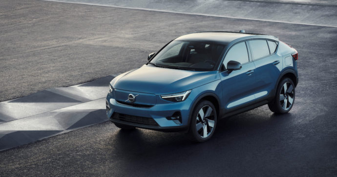 Volvo: “Dal 2030 produrremo solo auto elettriche”. E intanto presenta la C40 Recharge