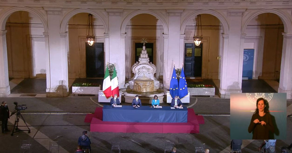 Nuovo dpcm, Speranza conferma la stretta sulle scuole: “Lezioni online nelle zone rosse e ad alta incidenza”. Gelmini: “Non è testo last-minute”