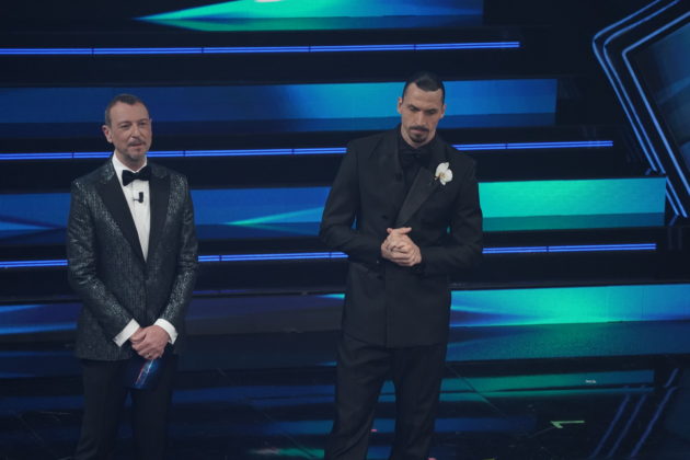 Sanremo 2021, la diretta della prima serata: le lacrime di Fedez e i “culi” di Fiorello. Ecco com’è andata – FOTO e VIDEO Sanremo 2021, la diretta della prima serata: le lacrime di Fedez e i “culi” di Fiorello. Ecco com’è andata – FOTO e VIDEO