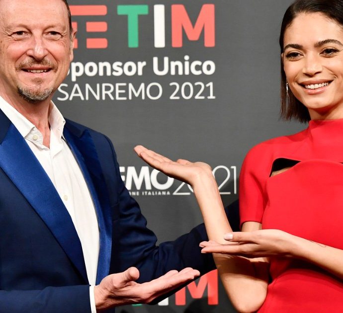 Sanremo 2021, Amadeus: “Chiederò agli altri 25 Big se Irama può rimanere in gara con l’esibizione registrata alle prove”