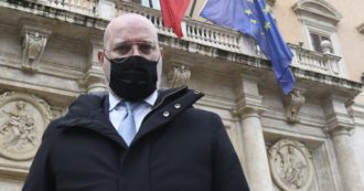 Copertina di Bonaccini: “Sanitari che non vogliono essere vaccinati devono essere spostati. Sputnik? Nessuno lo compra per conto proprio”