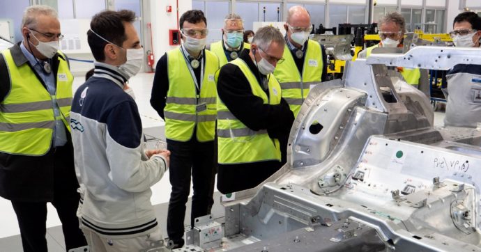 Fiat, Tavares ai sindacati: “In Italia costi troppo alti”