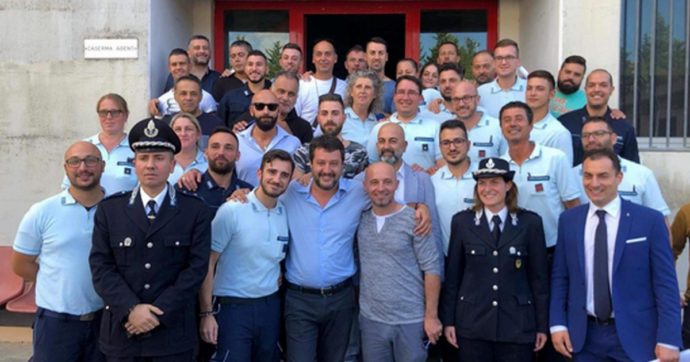 Carcere, Salvini loda gli agenti condannati per tortura: “Sono servitori dello Stato”
