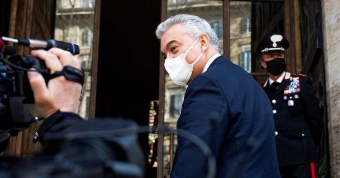 Mascherine, cosa c’entra Arcuri con l’indagine