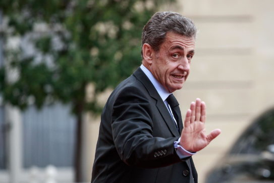Copertina di La condanna di Nicolas Sarkozy, che persino Macron adesso finge di ignorare
