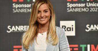 Dissero che Beatrice Venezi era “inadeguata al ruolo”, tre orchestrali sospesi con stipendio decurtato