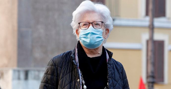 I senatori scrivono a Speranza: “Noi categoria a rischio, fateci il vaccino”