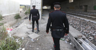 Copertina di Nonna terrorizzata dal Covid si getta sotto un treno in corsa: “Sentiva di avere un raffreddore in arrivo”